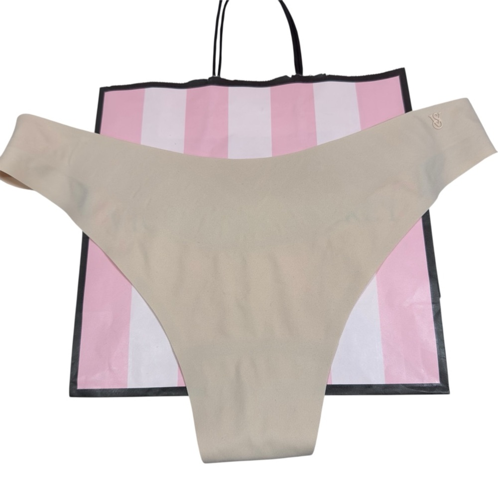 Victoria’s Secret Nude‎ Seamless No Show Thong Panty NWT Size XL